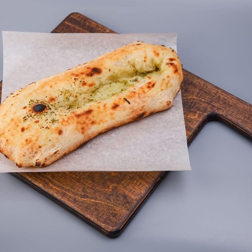 Фокаччо с базиликовым маслом