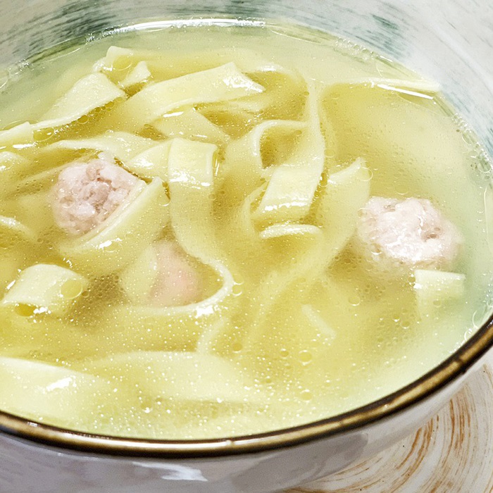 Лапша куриная с фрикадельками