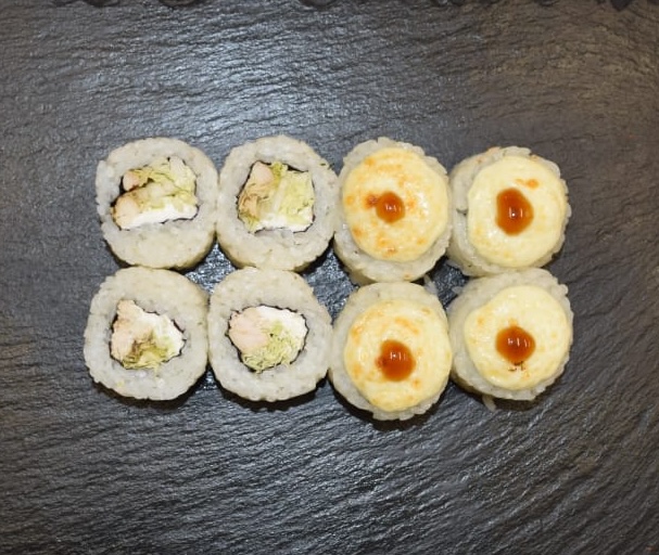 Запечённые роллы куриные