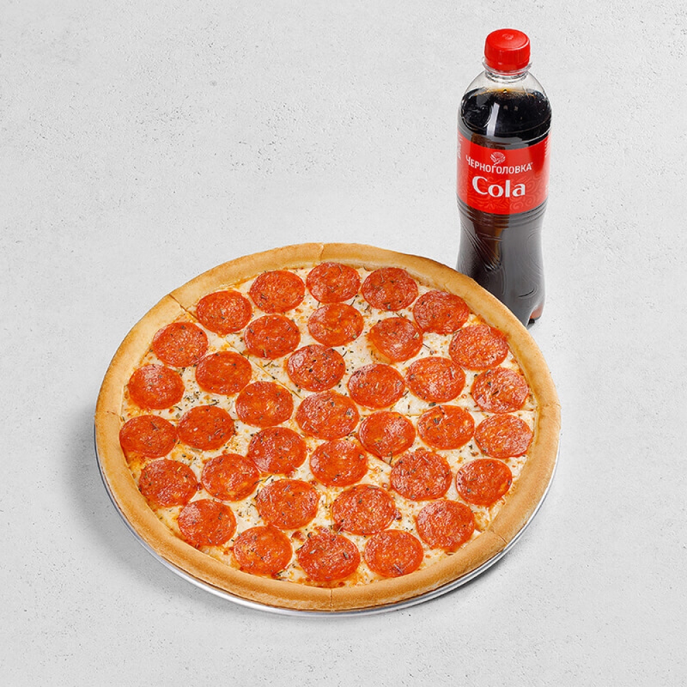 Пицца и напиток