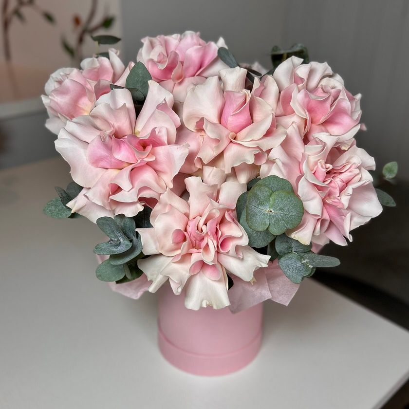 Французские розы в коробке