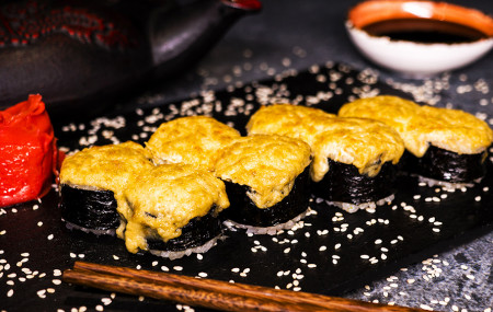 Вулкан с кальмаром