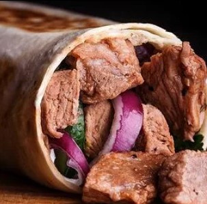 Шашлык cвинoй в лаваше