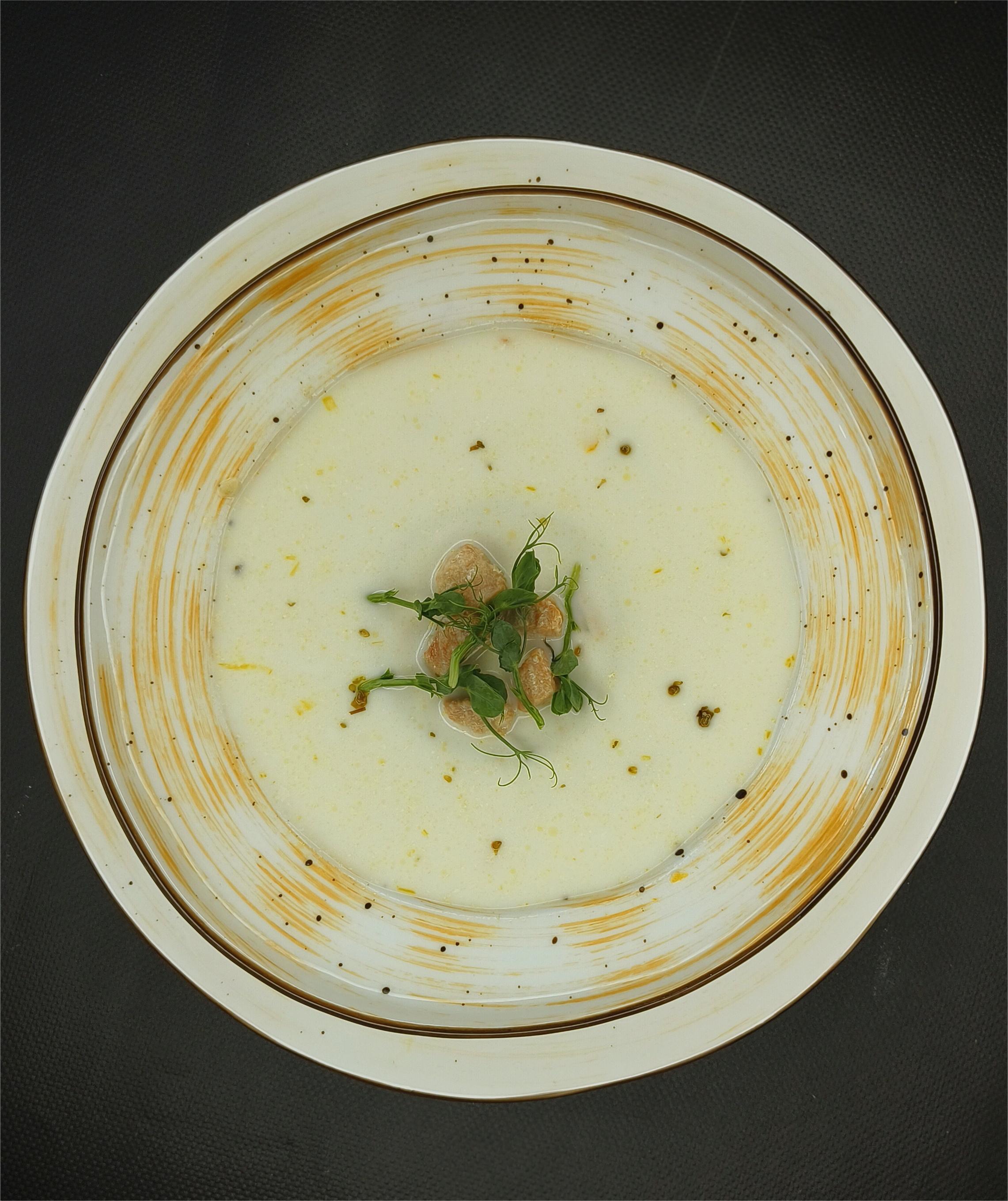 Сливочная уха с форелью