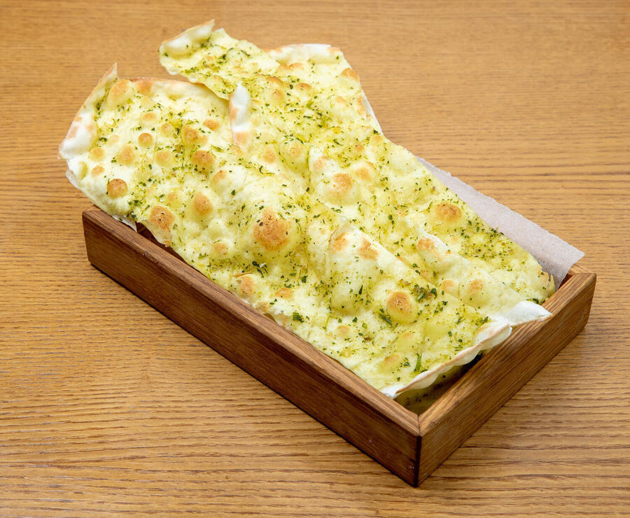 Фокачча с соусом песто