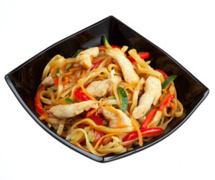 Пшеничная лапша с курицей