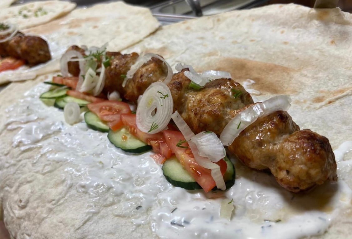Люля-кебаб из курицы в лаваше