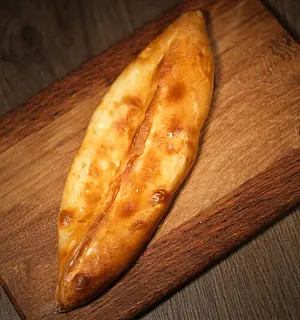 Пирожок с картошкой и сыром