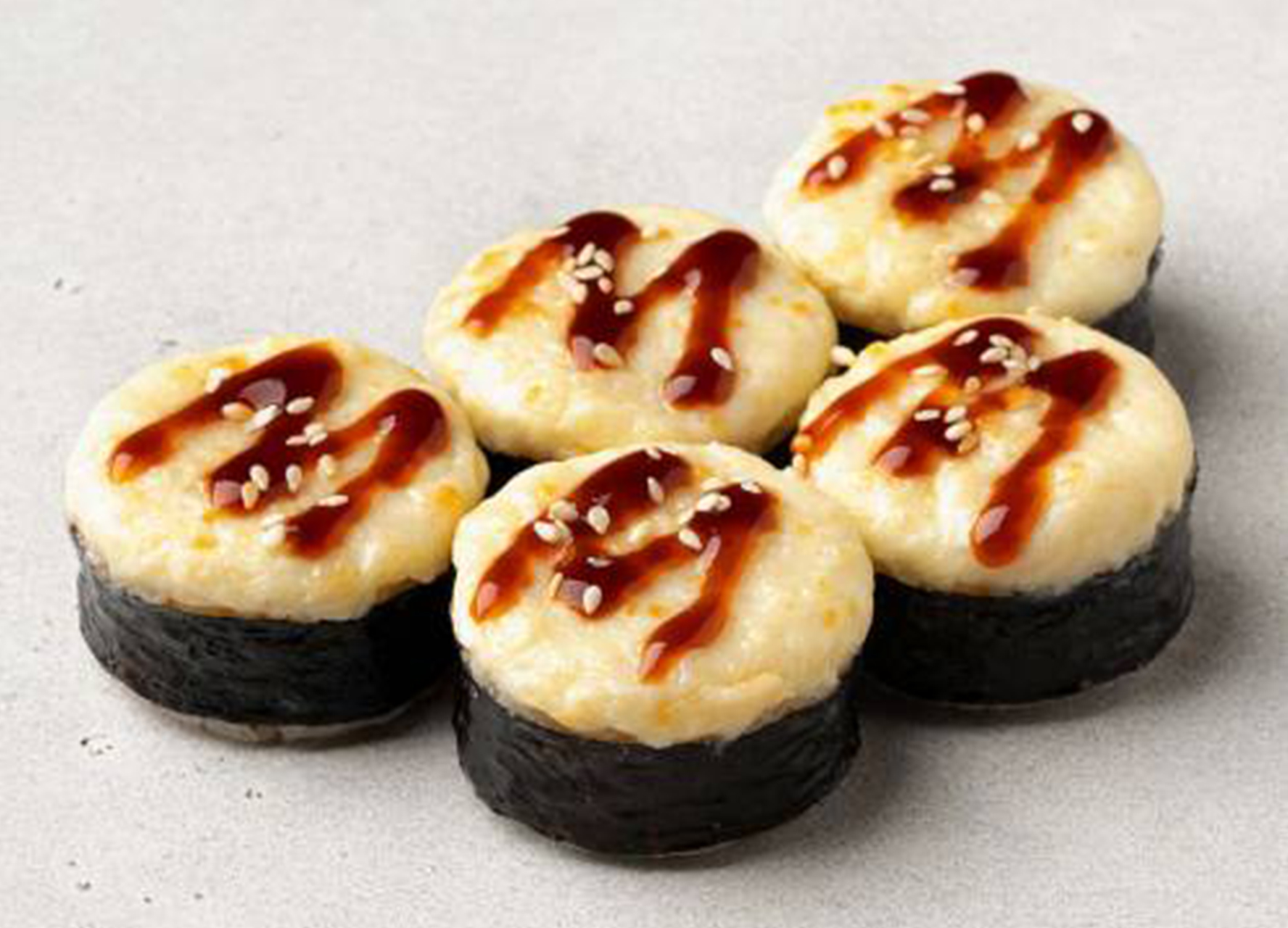 Аяши с лососем и моцареллой