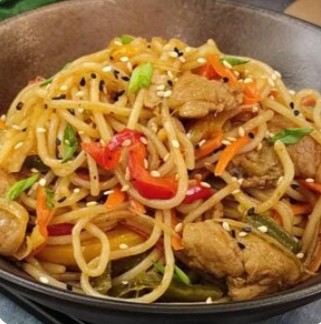 Фунчоза с овощами и курицей