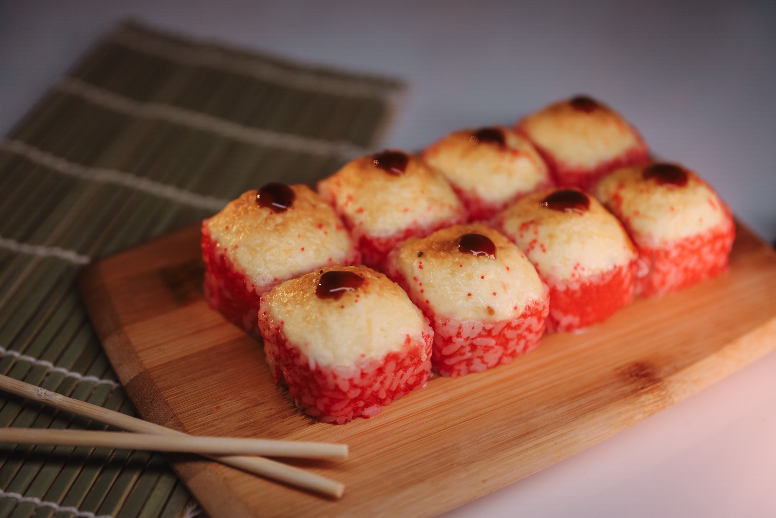 Калифорния с лососем запечённая