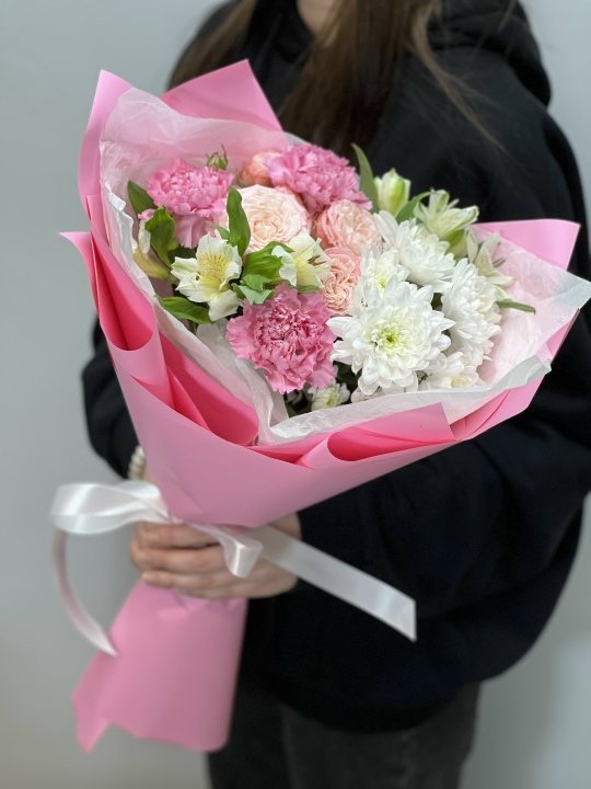 Букет «Розовый комплимент» с альстромерией и кустовой розой