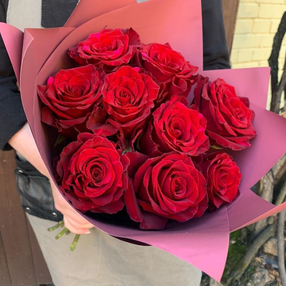 9 роз в упаковке