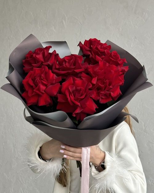 Букет из 7 красных роз