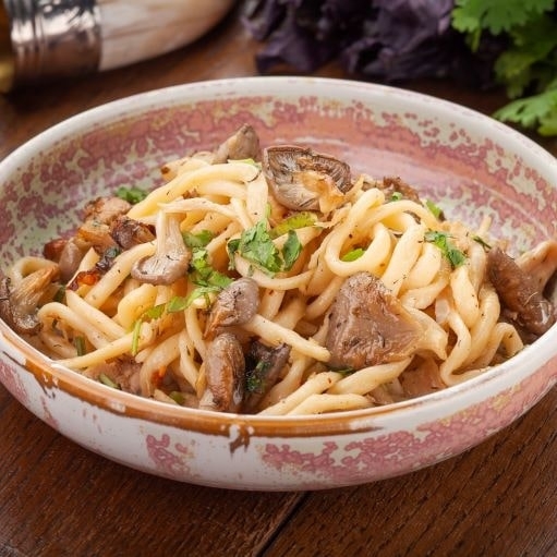 Лапшиани с грибами и курицей