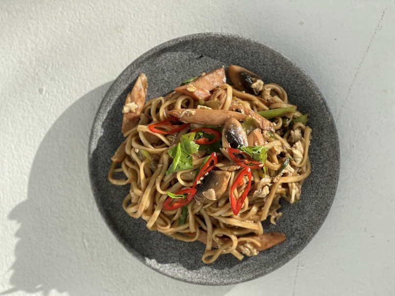 Китайская лапша с курицей