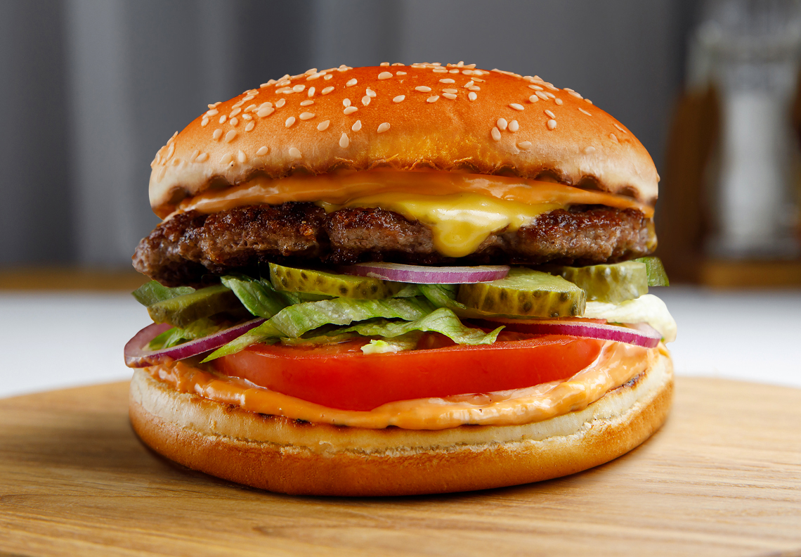 Бургер классический с котлетой из рубленой говядины