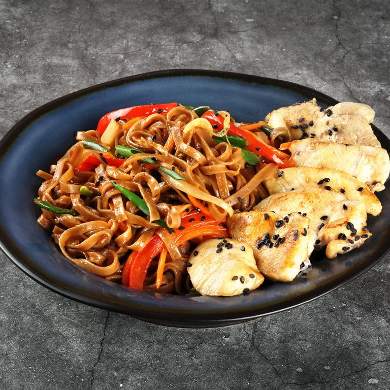 Гречневая лапша с курицей