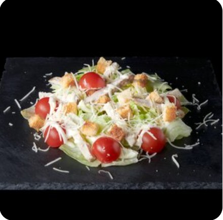 Салат Цезарь с курицей