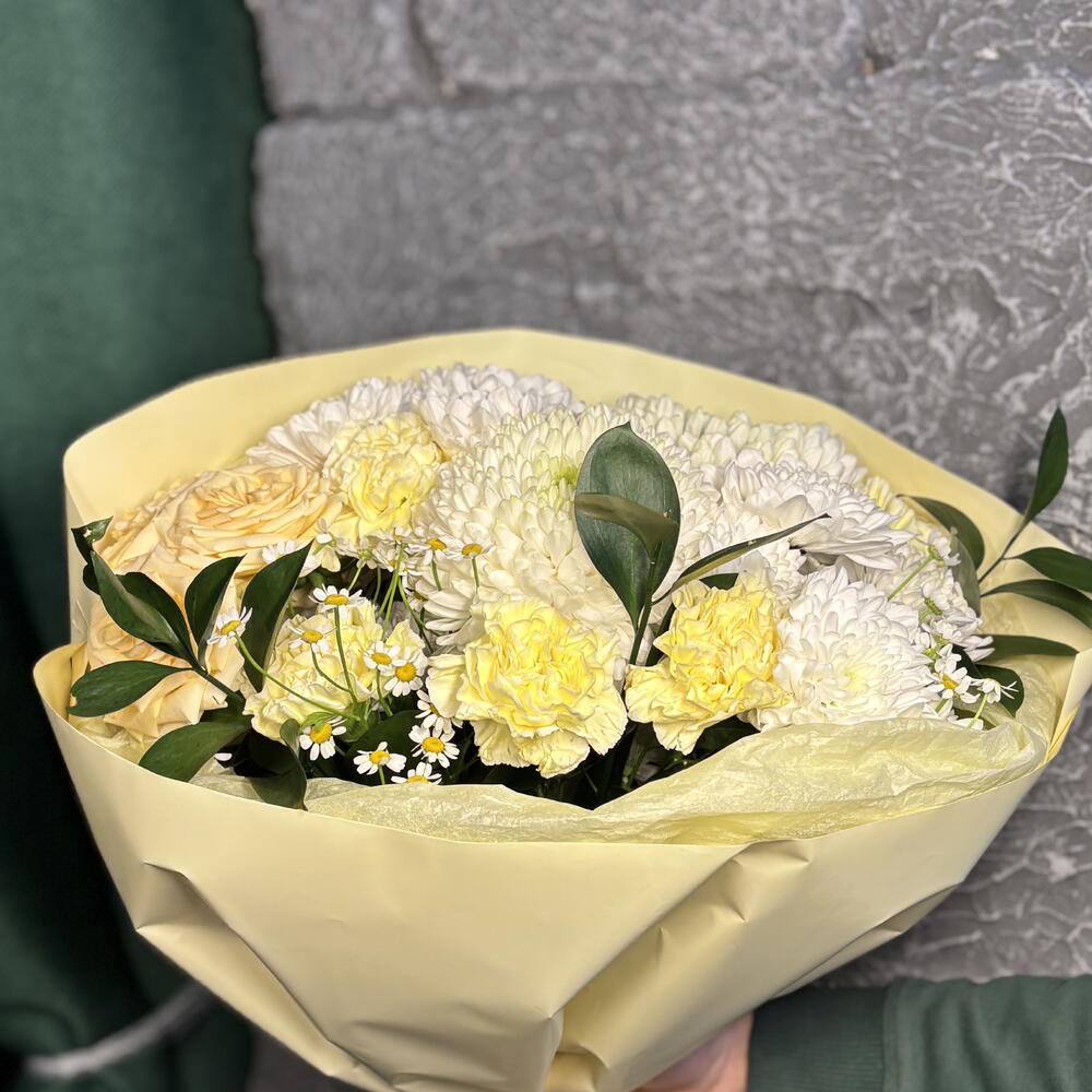 Нежный сборный букет