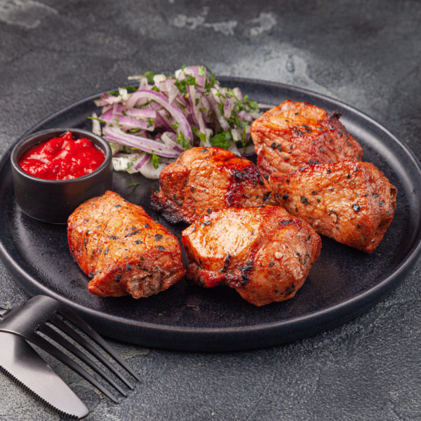 Шашлык на углях из свиной мякоти 