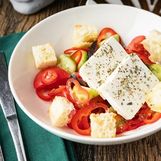 Лёгкий на подъём греческий с рассольной брынзой