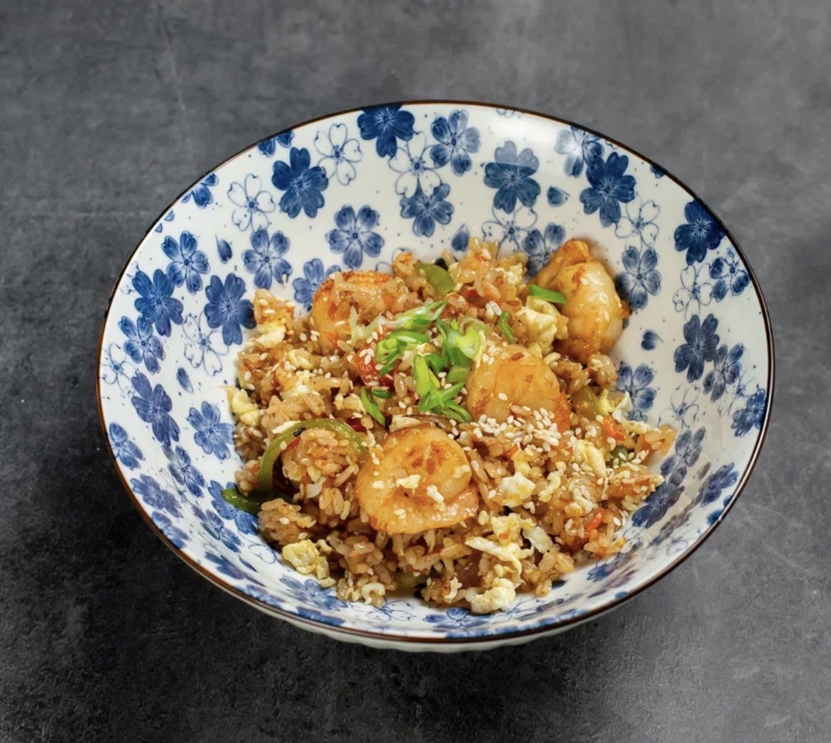 Жаренный рис с яйцом и креветкой