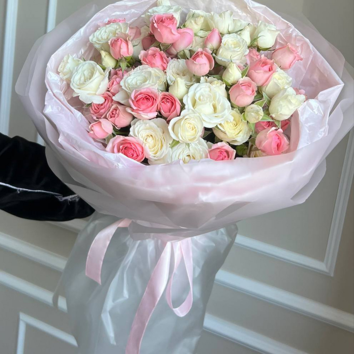 Моно букет из кустовых роз 37 (предзаказ)