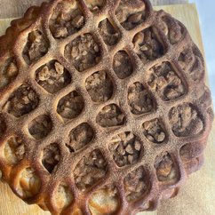 Пирог с яблоками корицей и орехом (1 кг)