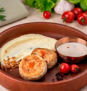 Щучьи котлеты с икорным соусом