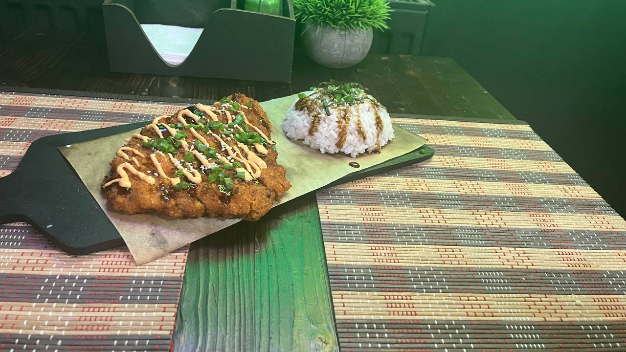 Отбивная свинина с соусом терияке и рис