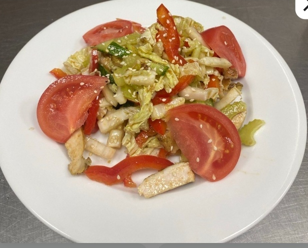 Салат из птицы с овощами