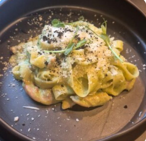 Фетучини с курицей и песто