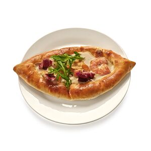 Лодочка с креветками и соусом чкмерули