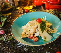 Салат Цезарь с куриным филе