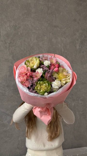 Букет из роз вегги, альстром и диантусов