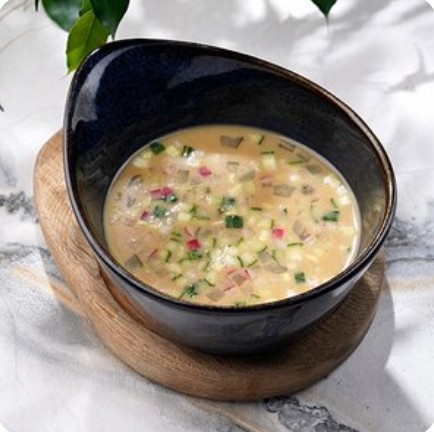Окрошка на квасе с курицей