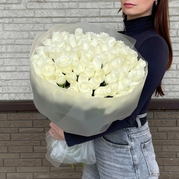Букет из 75 белых Роз Кения