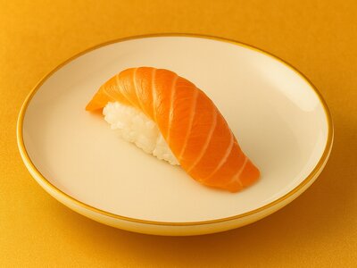 Суши с лососем