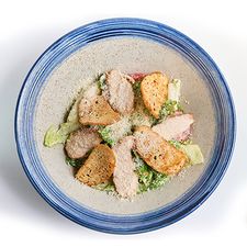 Салат Цезарь курицей