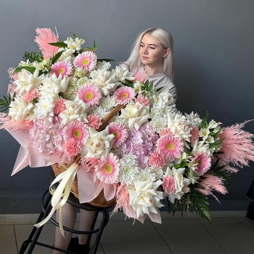 Премиум корзина гигант с цветами