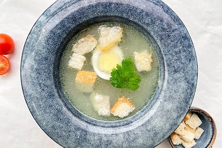 Бульон куриный с сухариками