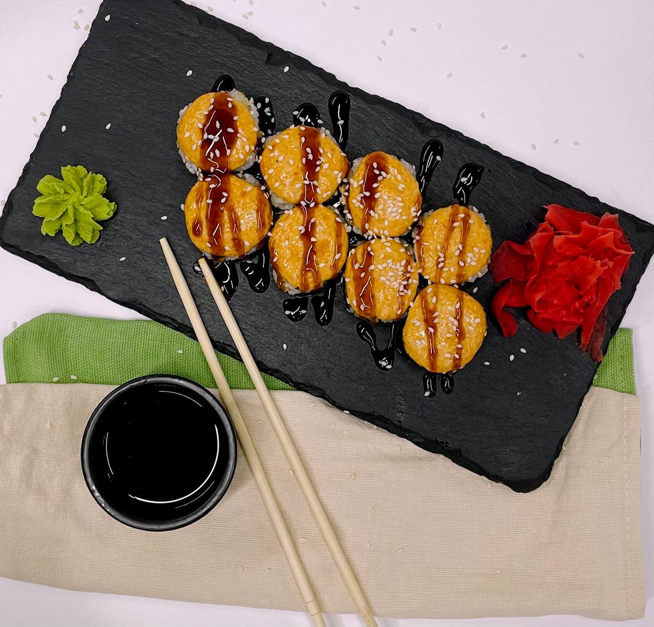 Запеченная пикантная креветка.