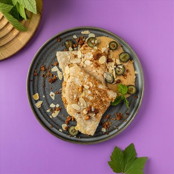 Овсяно-блин с бананом и арахисовой пастой