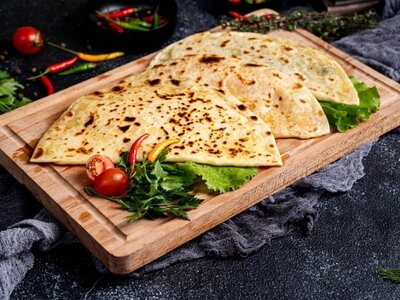 Мини-кутаб с сыром и зеленью