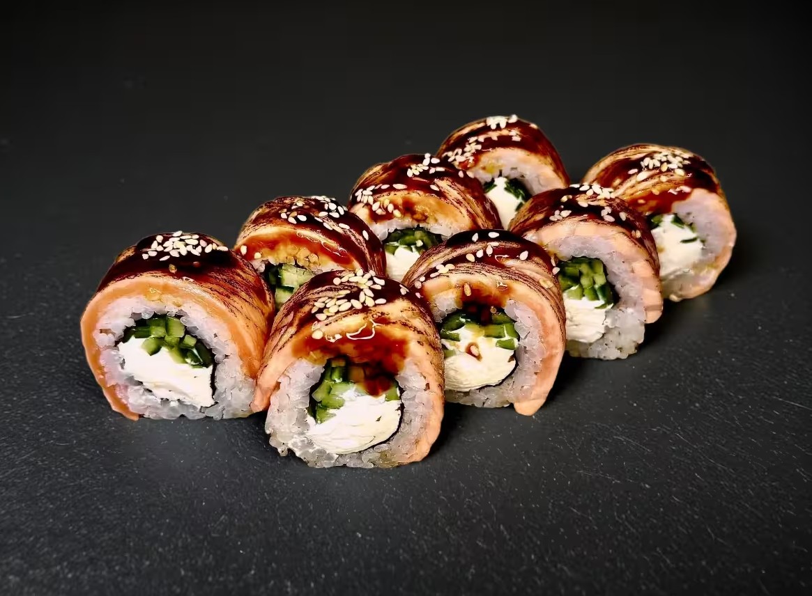 Филадельфия с опаленным лососем