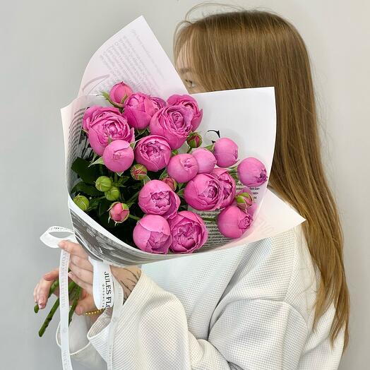 Букет из пионовидных кустовых роз Мисти баблс