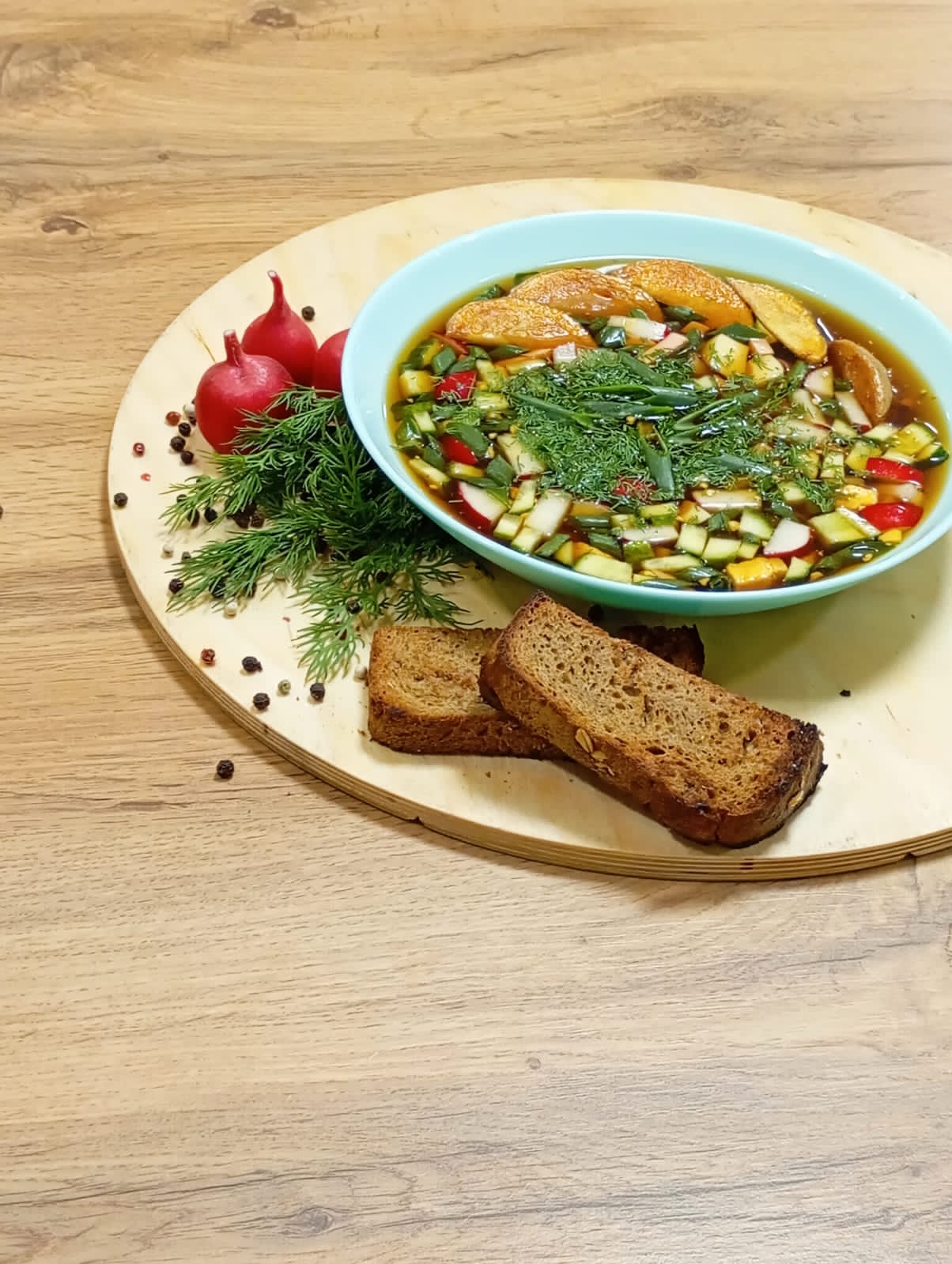 Окрошка с колбаской на квасе 