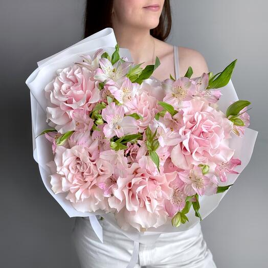 Розовый нежный букет французская роза 