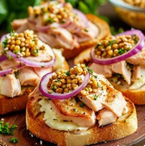 Брускетта с копчёной курицей